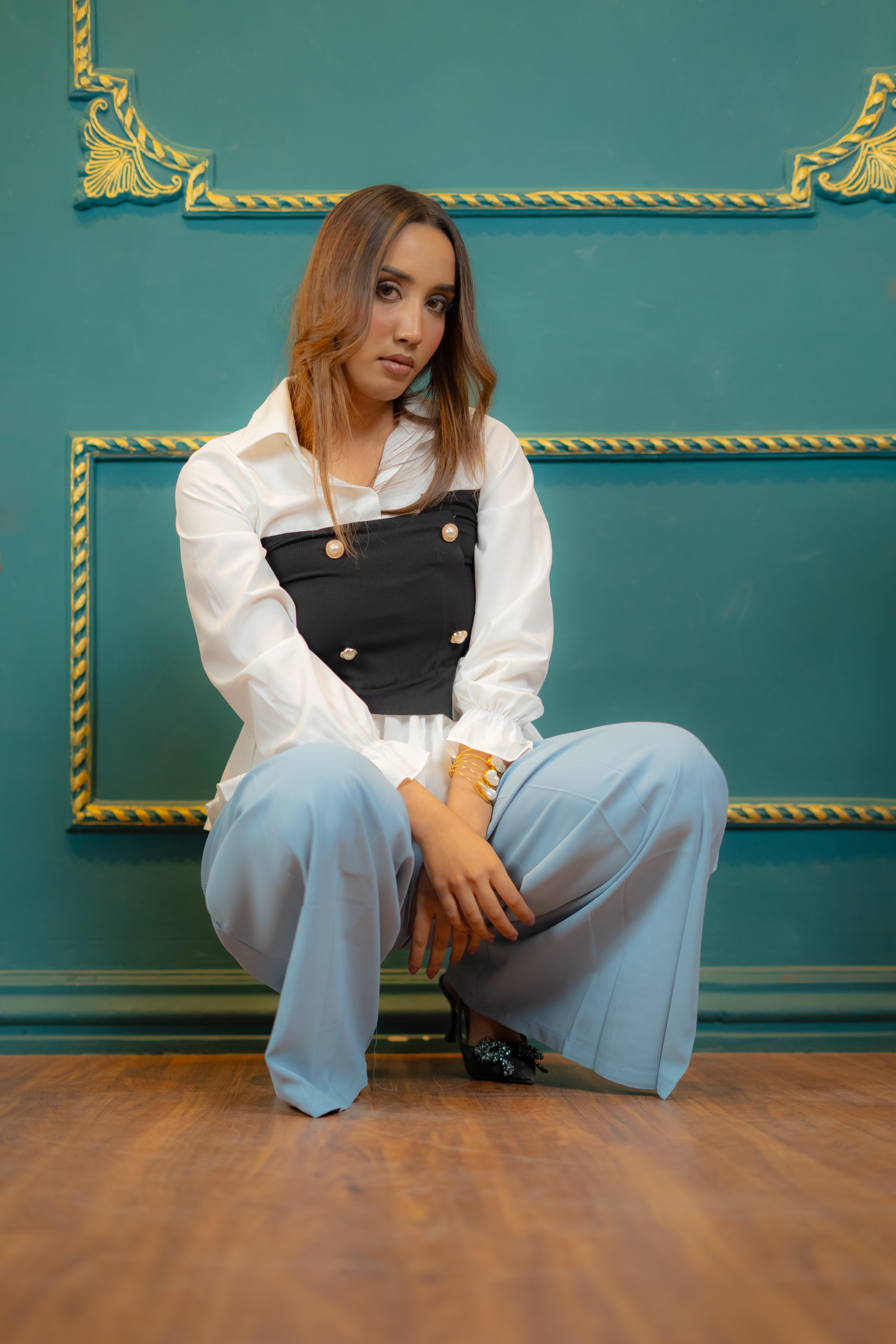 Effortless Wide-Leg Pleated Trousers