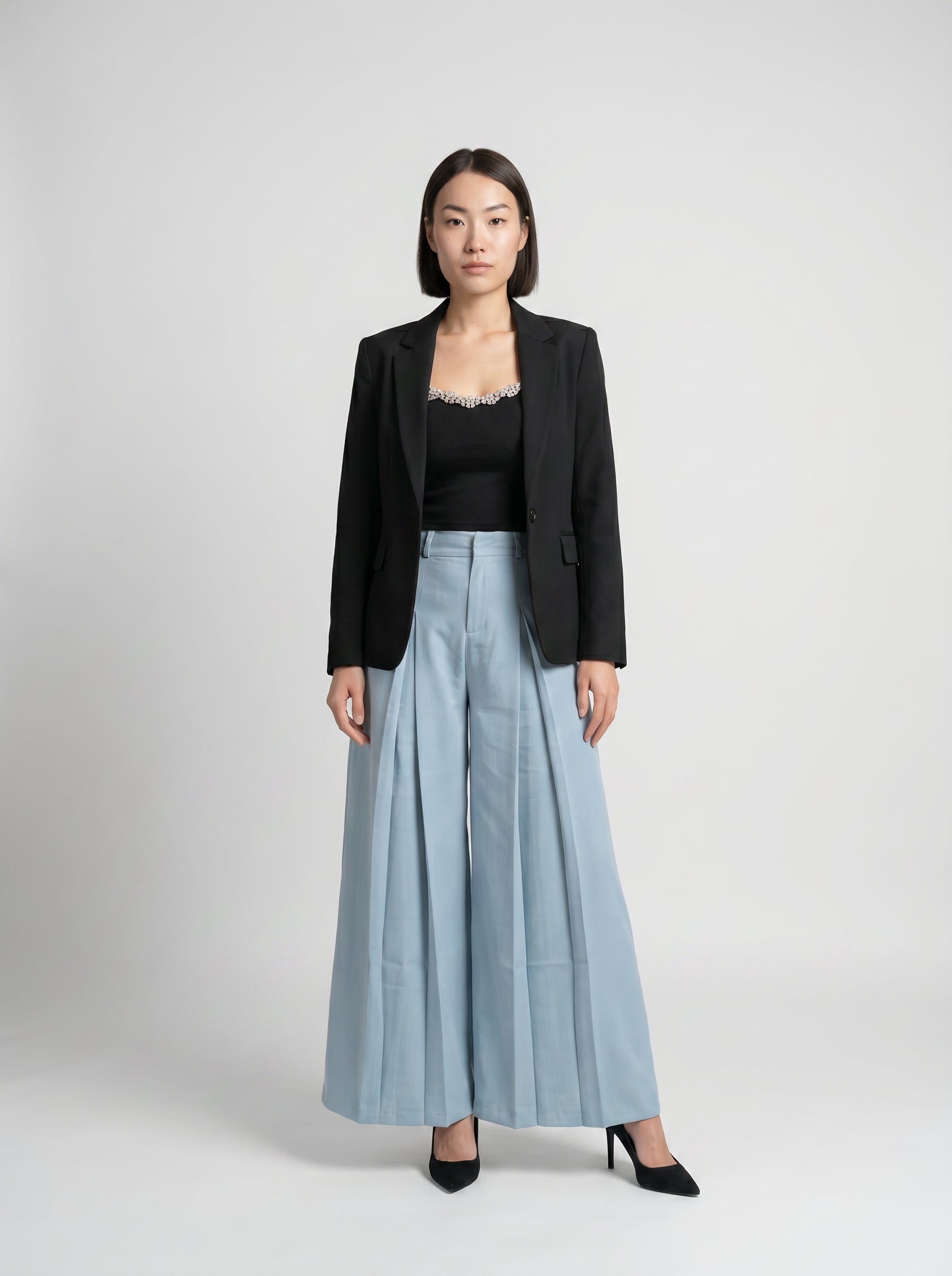Effortless Power Pleated Trousers: Tailored Elegance in Blue & Black